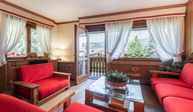 Cozy 3 bedroom flat in Cortina - with car park