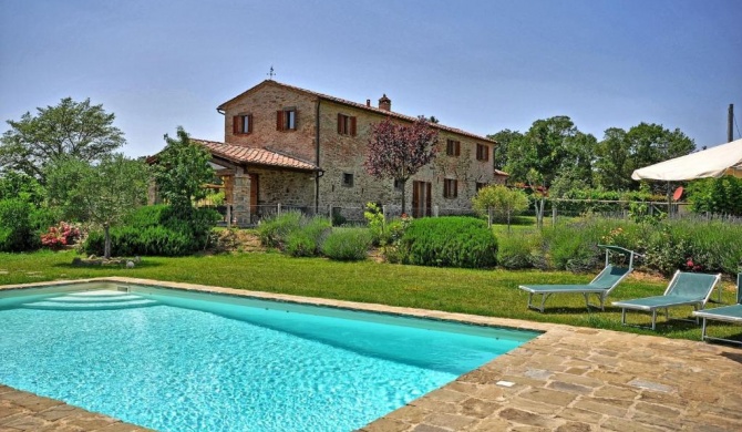 Beautiful 8 pax Villa in Cortona private pool