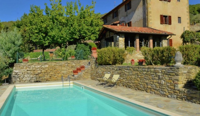 Lovely Villa in Cortona with Swimming Pool