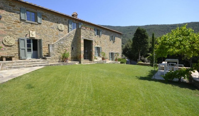 Quaint Villa with Private Pool in Cortona Italy