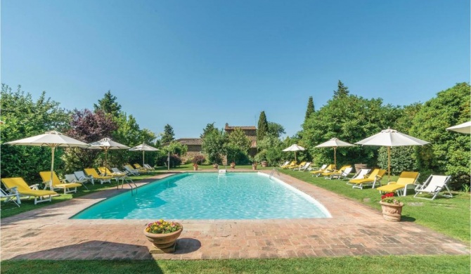 Beautiful apartment in Cortona AR with 2 Bedrooms, WiFi and Outdoor swimming pool