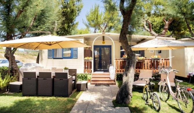 Nice mobile home in Cupra Marittima with private garden