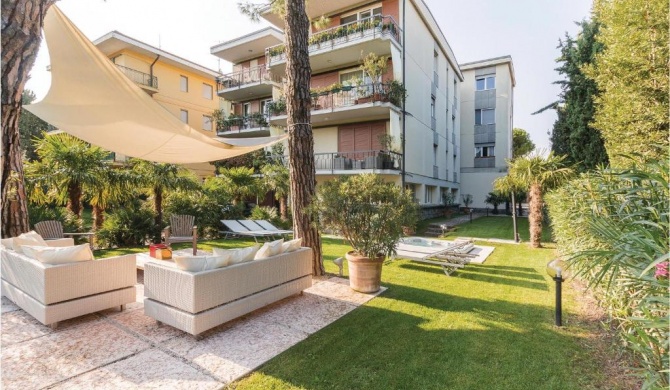 Two-Bedroom Apartment Desenzano del Garda BS with a Fireplace 04
