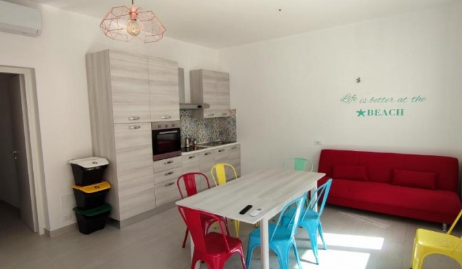 Ampio appartamento, quadrilocale vicino al mare, Large Flat for families near the sea