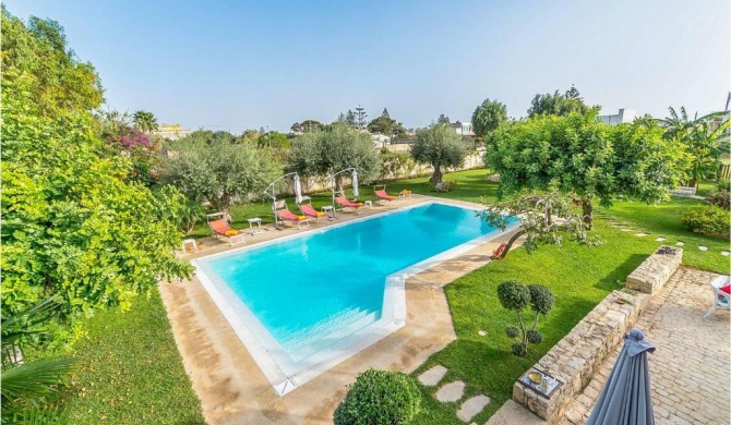 Stunning home in Donnalucata with Outdoor swimming pool, 3 Bedrooms and Swimming pool