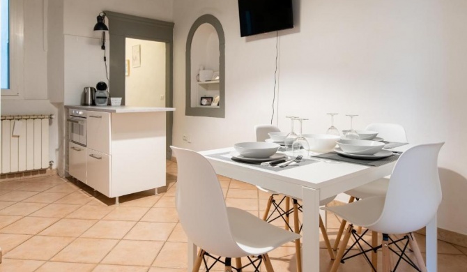 HomeUnity - 2 Rooms next to a market and Piazza Santa Croce