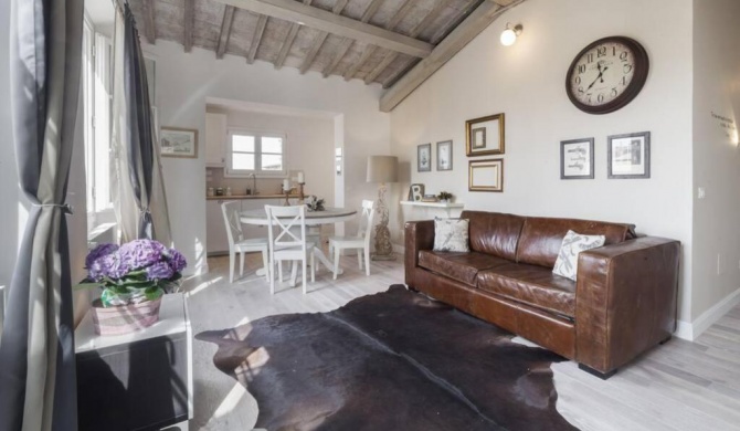 Firenze top-floor flat close to Arno